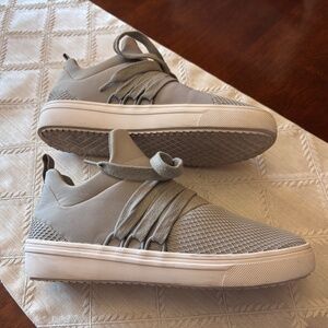 Steve Madden Lancer Sneaker Gray-Size 7